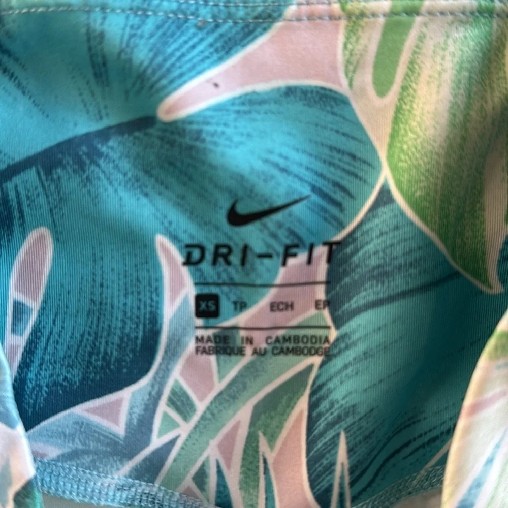 🍍 Women's Nike One Spirit Teal Printed Cropped Leggings🍍SZ XS🍍24” inseam🍍
